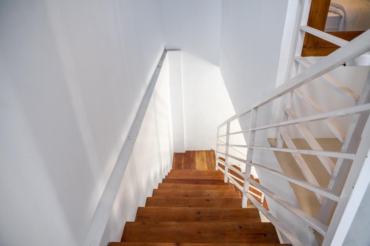 Azalia Homestay Джокьякарта Экстерьер фото